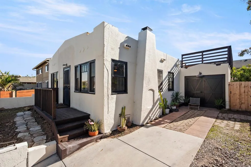 https://cdn.realtyfeed.com/cdn/127/306621231/e5e4f2531e7f5b27bdda0c320a419b3c.webp