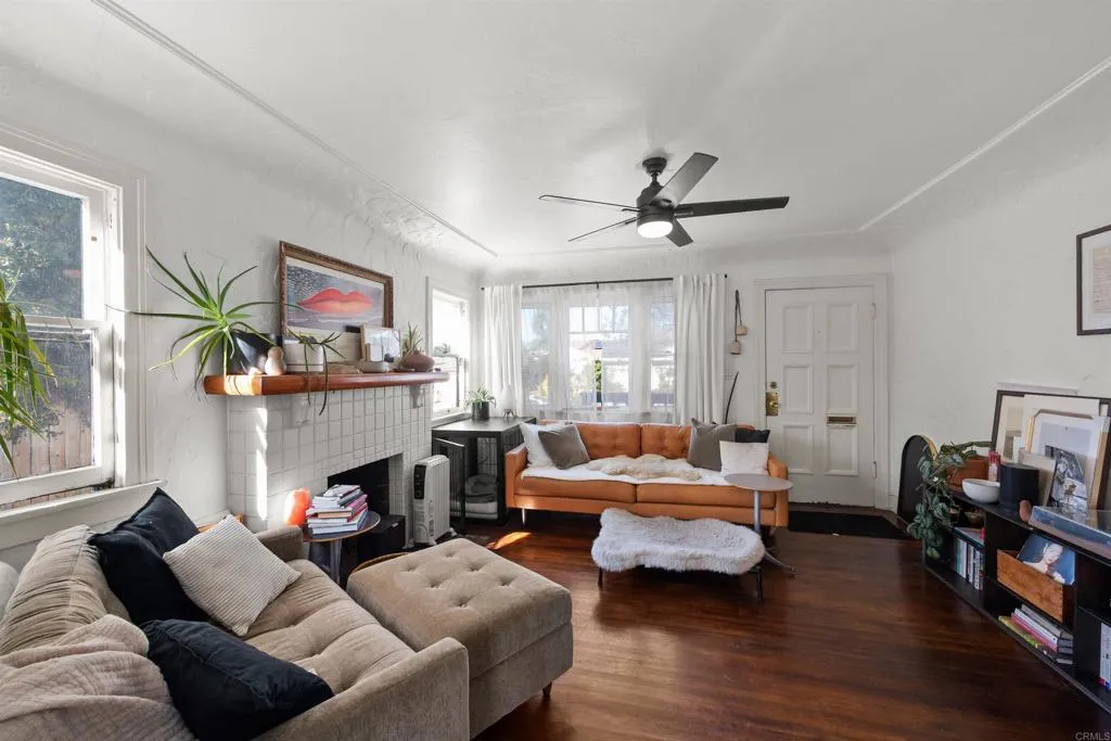 https://cdn.realtyfeed.com/cdn/127/306621231/ecf8087a85da671c72b1dab957ca8352.webp