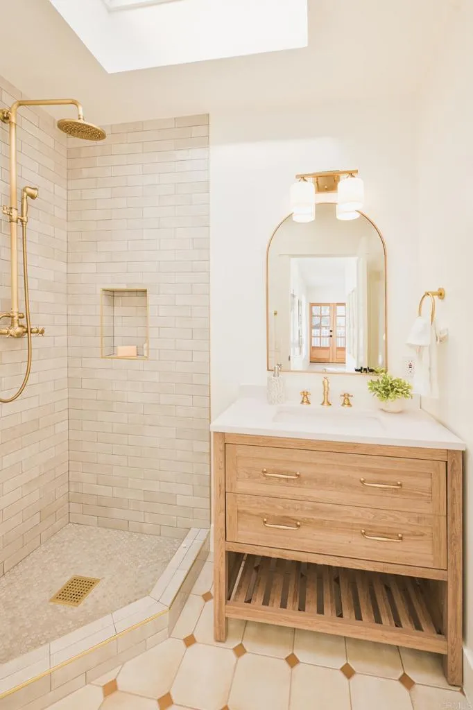 https://cdn.realtyfeed.com/cdn/127/306621306/9a5023e882e7daf443cf3585d9798c57.webp