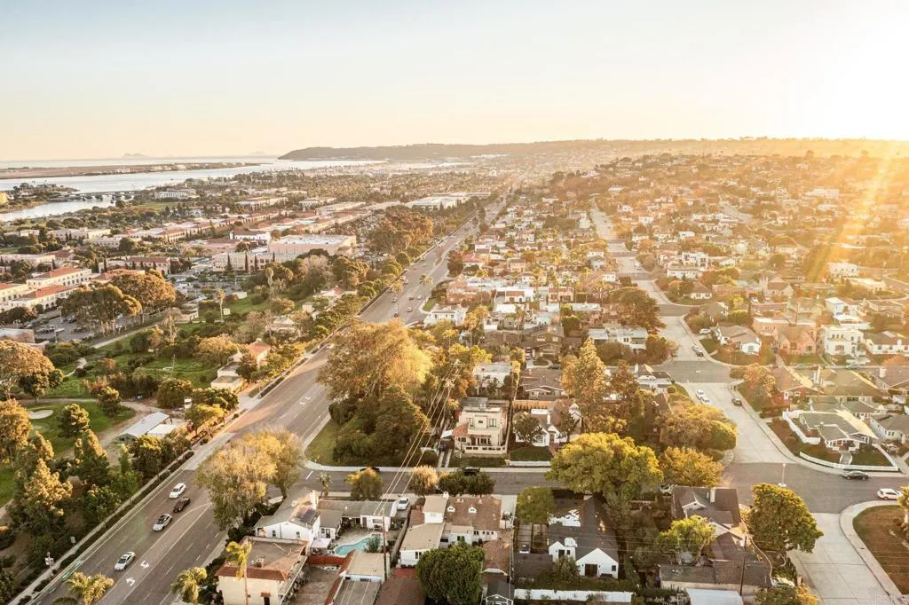 https://cdn.realtyfeed.com/cdn/127/306621306/ed3b9e1035f25e459389c8e3e69b8b9a.webp
