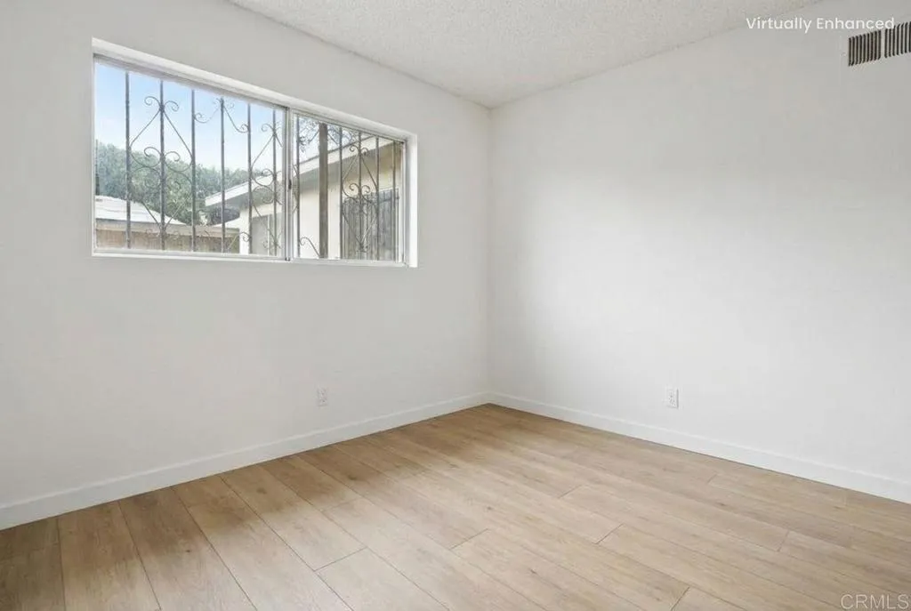 https://cdn.realtyfeed.com/cdn/127/306621326/190b4df01dc38c62256ef713f2f30840.webp