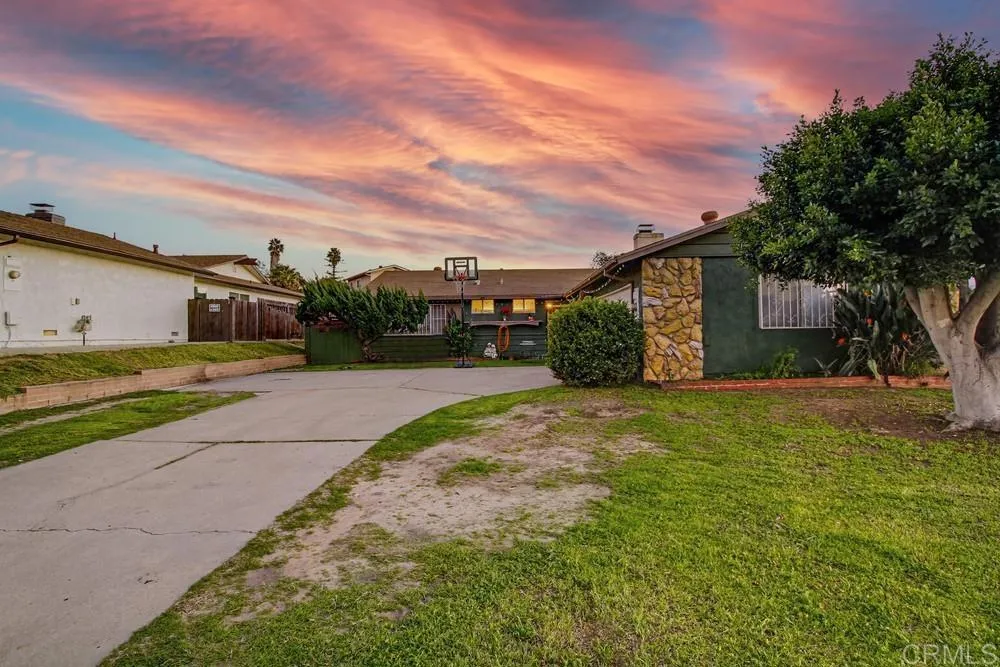 https://cdn.realtyfeed.com/cdn/127/306621326/35e2e0edf9e0e2094929c0af92a466f0.webp