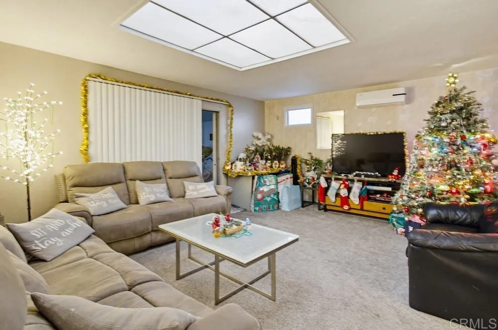 https://cdn.realtyfeed.com/cdn/127/306621326/754737b644b319929b8aacb459eeed38.webp