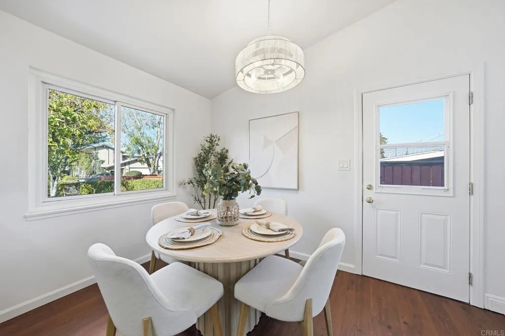 https://cdn.realtyfeed.com/cdn/127/306621331/43b83c781b4305157c58d0b814afc123.webp