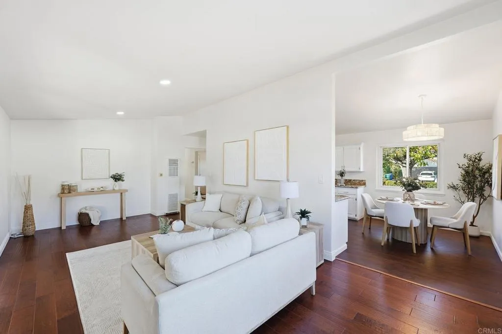 https://cdn.realtyfeed.com/cdn/127/306621331/d88a987cc5e74bfc5753f47fde77b62b.webp