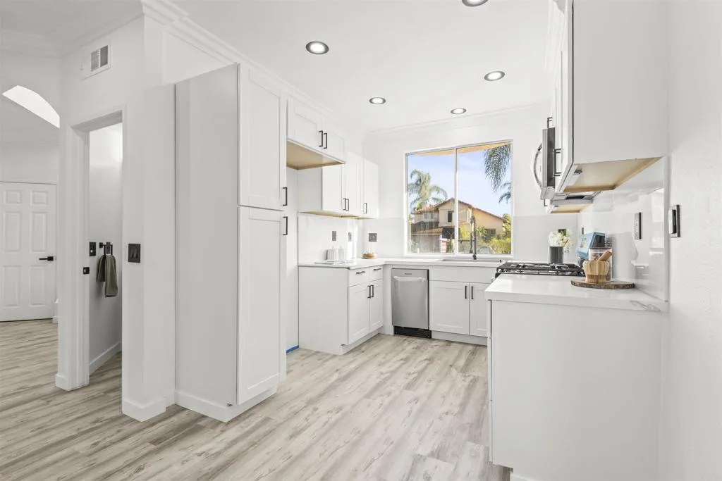 https://cdn.realtyfeed.com/cdn/127/306621396/d05000cd9d4fb9e6203f41c21c22d10e.webp