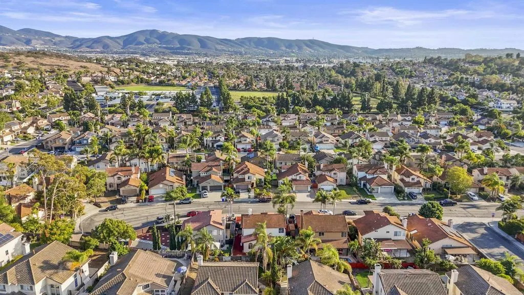 https://cdn.realtyfeed.com/cdn/127/306621396/d9483f38bfd3552aecb1224b6d3430a9.webp