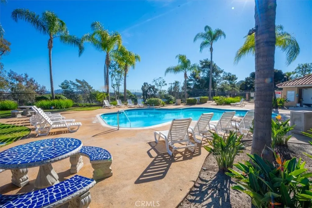 https://cdn.realtyfeed.com/cdn/127/306621405/715d1608596d84f1c2554f8df475c7ca.webp