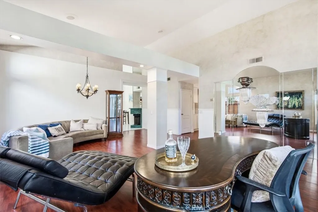 https://cdn.realtyfeed.com/cdn/127/306621405/e282700ae590302690177801a0f0910b.webp