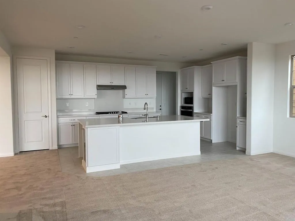 https://cdn.realtyfeed.com/cdn/127/306621449/4539c657eab146b6a78b0001218a8fe7.webp