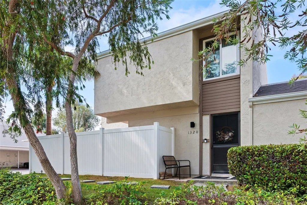 Photo #3: OC26009516 Listing: Photo #3