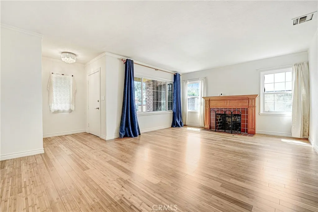 1009 Rimpau, Los Angeles, CA, 90019