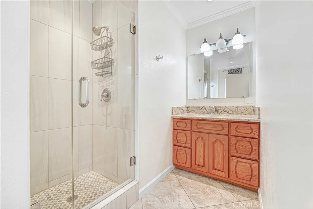 1009 Rimpau, Los Angeles, CA, 90019