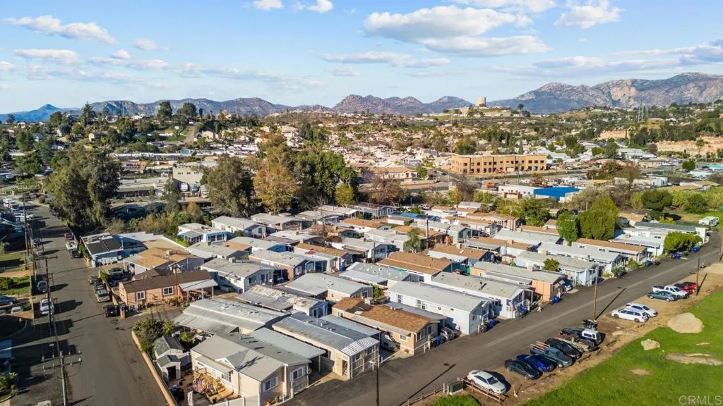 https://cdn.realtyfeed.com/cdn/127/306621589/5ac826040005648f4368ebdf9159a8b9.webp
