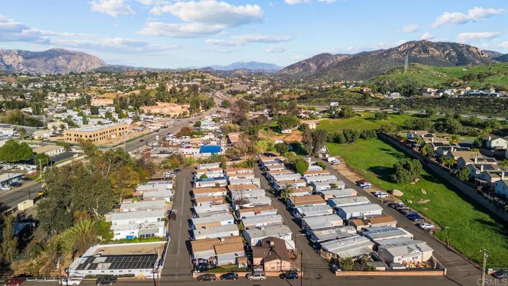 https://cdn.realtyfeed.com/cdn/127/306621589/75f608f96ed58c9f9c234fd1c9b1c668.webp