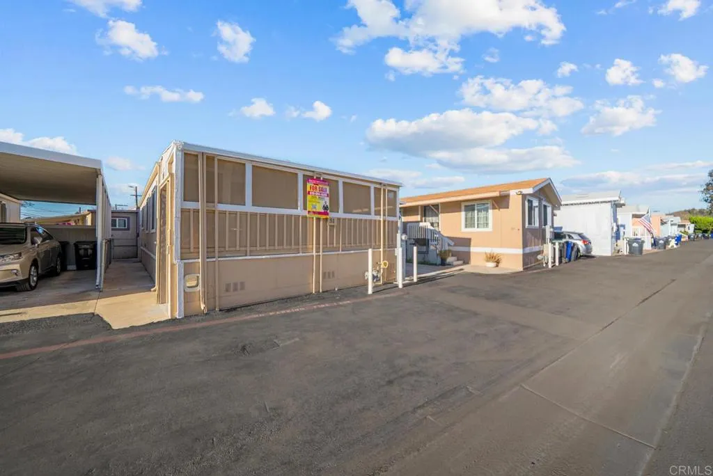 https://cdn.realtyfeed.com/cdn/127/306621589/e450f7e49f93bb38a796747b255f667d.webp