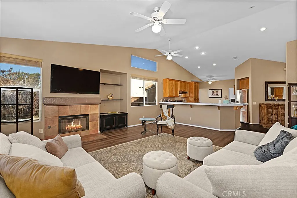 https://cdn.realtyfeed.com/cdn/127/306621609/163d8e031aed096985a24f1b2255fa8e.webp