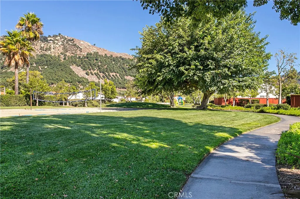 https://cdn.realtyfeed.com/cdn/127/306621609/902af1782d94a142322c0a382c31ec62.webp