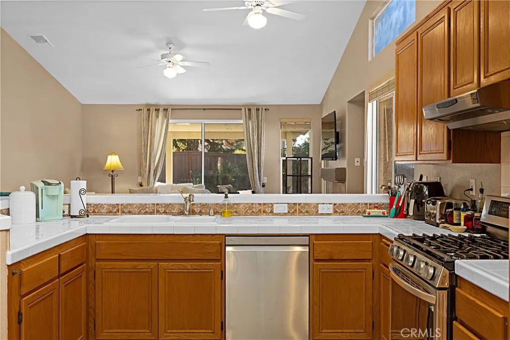 https://cdn.realtyfeed.com/cdn/127/306621609/d6ac9271fe0450ae22d277a1b5eb1161.webp