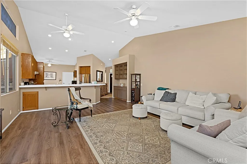 https://cdn.realtyfeed.com/cdn/127/306621609/fad93098c7e4f1640c7fd44680524f06.webp