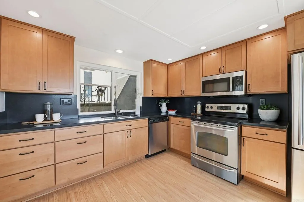 https://cdn.realtyfeed.com/cdn/127/306621636/579799be2c35994b0a3ef70d3203b0b0.webp