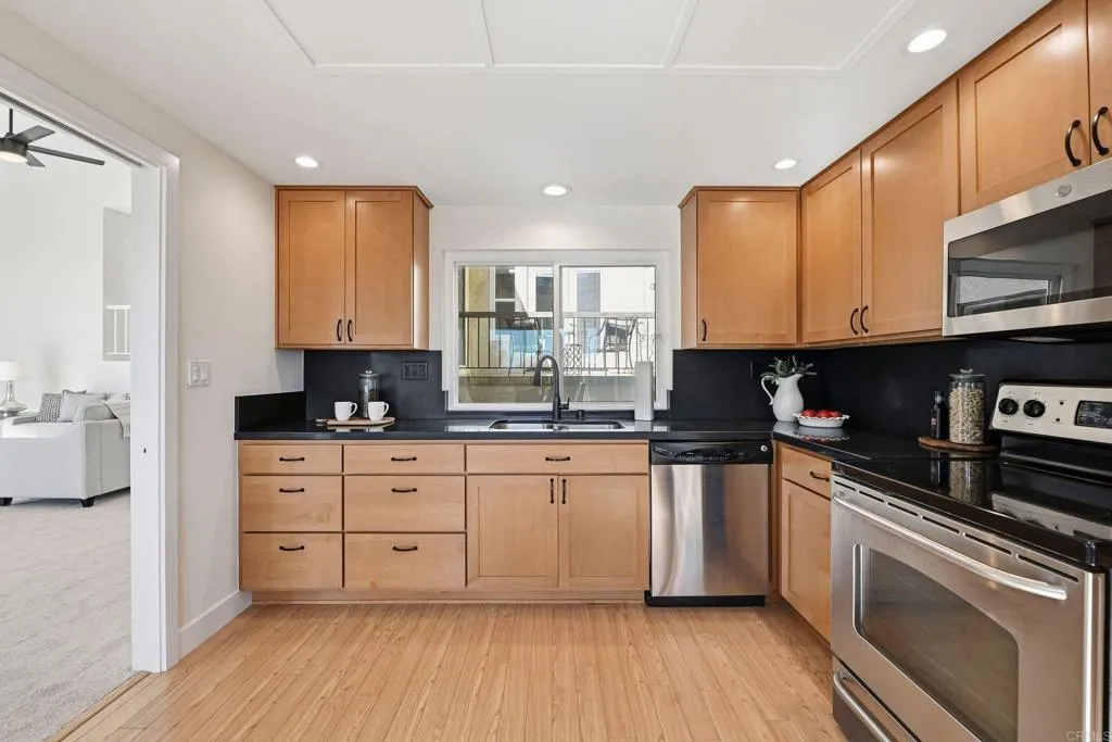 https://cdn.realtyfeed.com/cdn/127/306621636/d65333cb0e62dcdf3e33c1a0e9633cca.webp