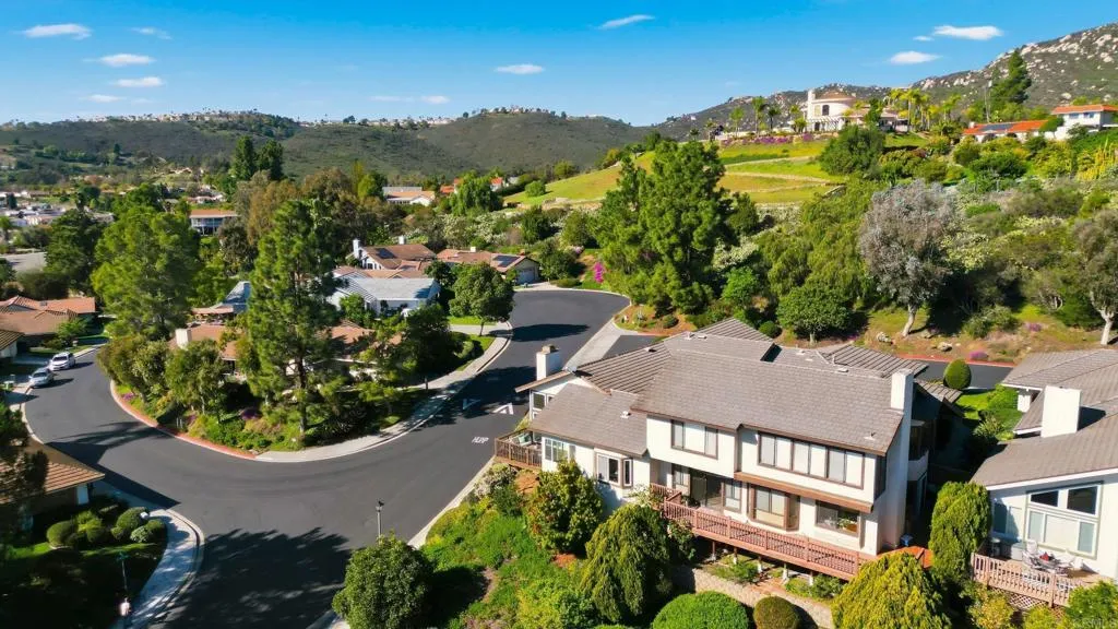 https://cdn.realtyfeed.com/cdn/127/306621636/df476268a049575d3b71153904e56811.webp