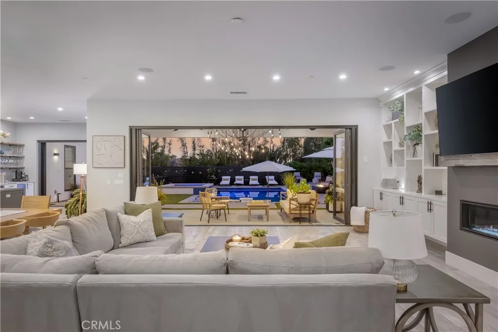 https://cdn.realtyfeed.com/cdn/127/306621678/4b2c5598689d3ae274b971984e912e01.webp