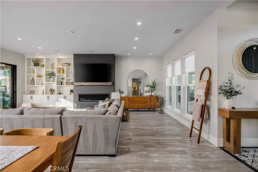 https://cdn.realtyfeed.com/cdn/127/306621678/a5d9aac0d4936a664540caf5fd51e70c.webp