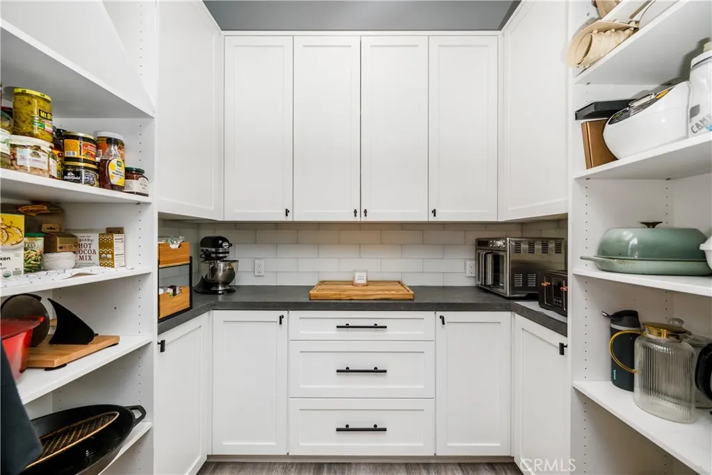 https://cdn.realtyfeed.com/cdn/127/306621678/ae8034cfc1e74fdccf50e6624e71880a.webp