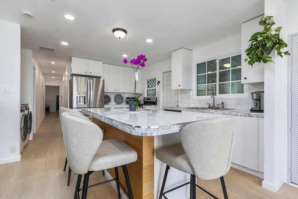 https://cdn.realtyfeed.com/cdn/127/306621727/098736a5a0b02b0fc8fb2d04298c200c.webp