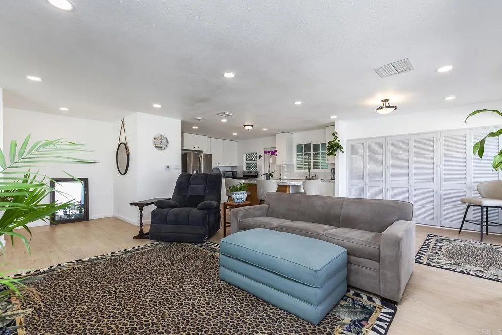 https://cdn.realtyfeed.com/cdn/127/306621727/5306a7f7eacf750e29399d75795284b4.webp