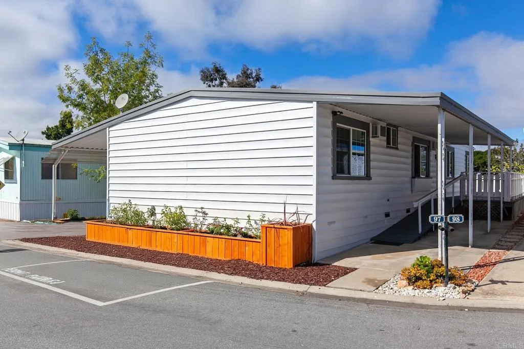 https://cdn.realtyfeed.com/cdn/127/306621727/69a9000457ada5d78f7d8c89327ccf8d.webp
