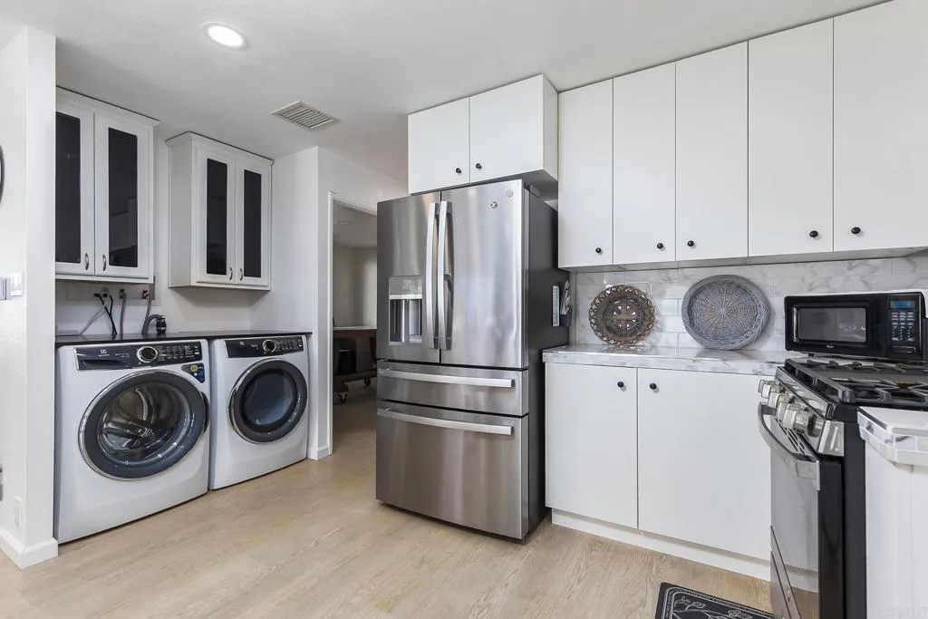 https://cdn.realtyfeed.com/cdn/127/306621727/6f02390deb55b4a45c7f9a03792be5c1.webp