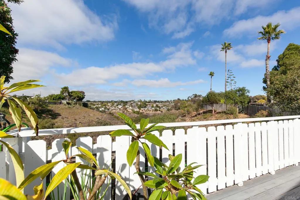 https://cdn.realtyfeed.com/cdn/127/306621727/753670cd5ab276892e7c97865d66c3a9.webp