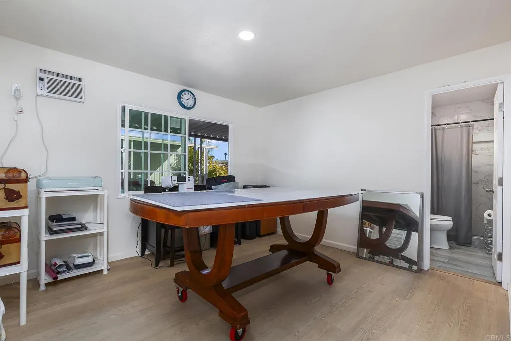 https://cdn.realtyfeed.com/cdn/127/306621727/75eb7ec36b0522c8c69520d11b3c2ffe.webp