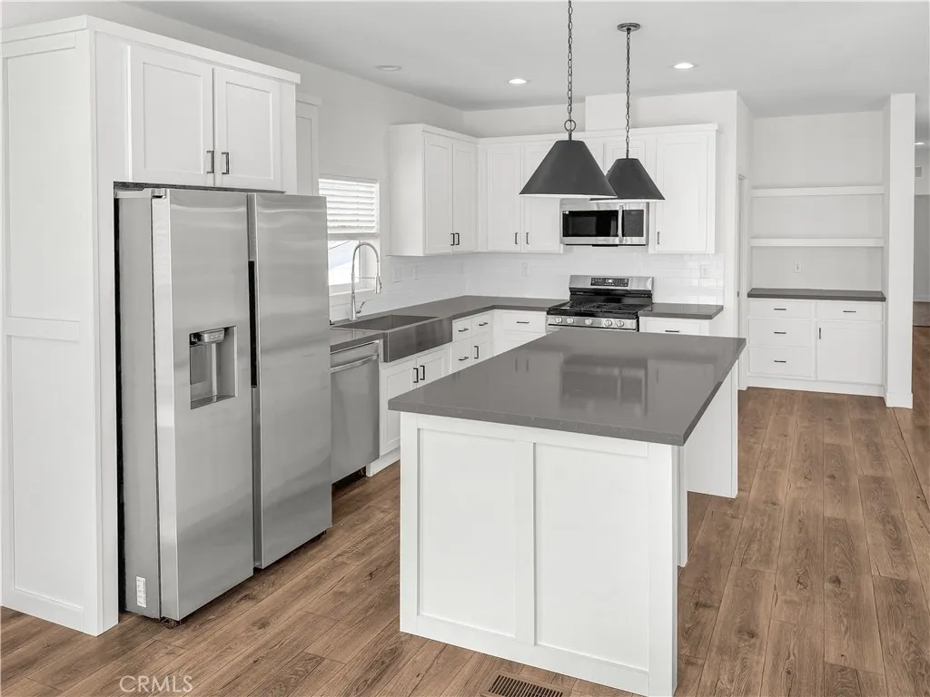 https://cdn.realtyfeed.com/cdn/127/306621730/824ee08d71495302a18ffcf145c72742.webp