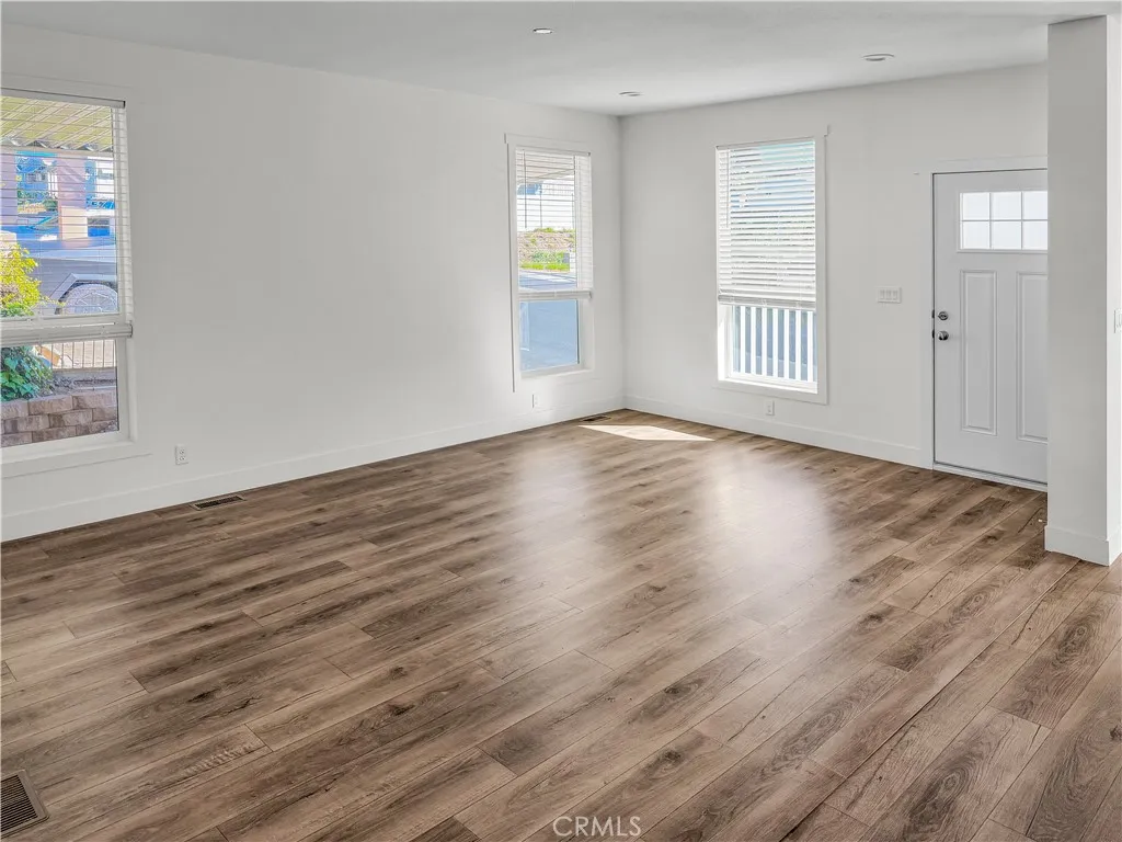 https://cdn.realtyfeed.com/cdn/127/306621730/ca1e00592e8bd971b7e47d820494a678.webp
