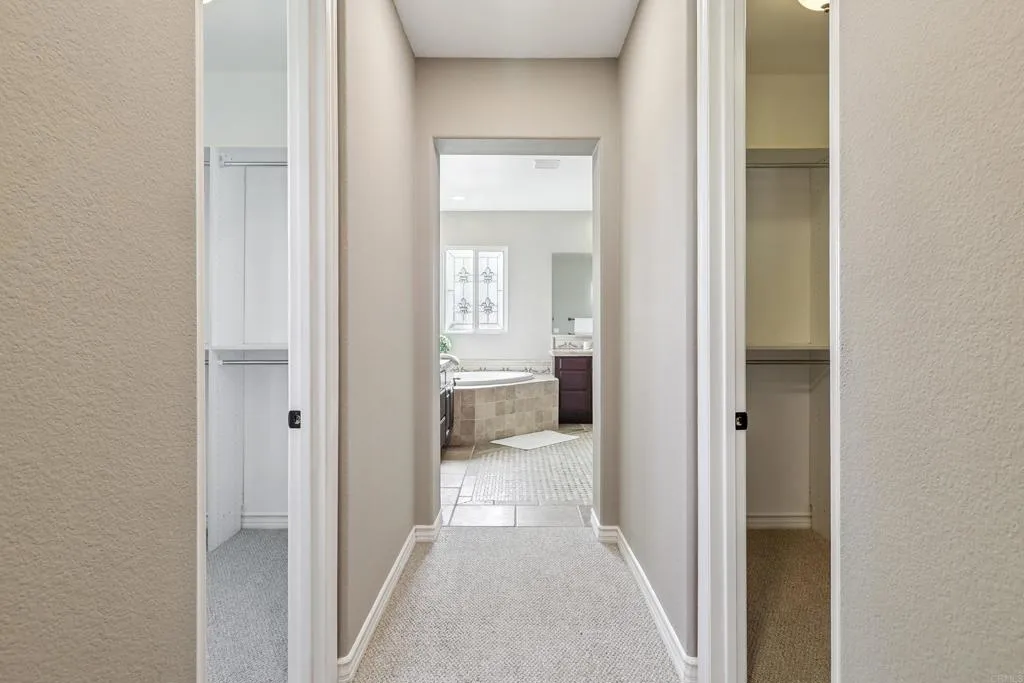 https://cdn.realtyfeed.com/cdn/127/306621734/17afb23631d841a6d9dce3a102950152.webp