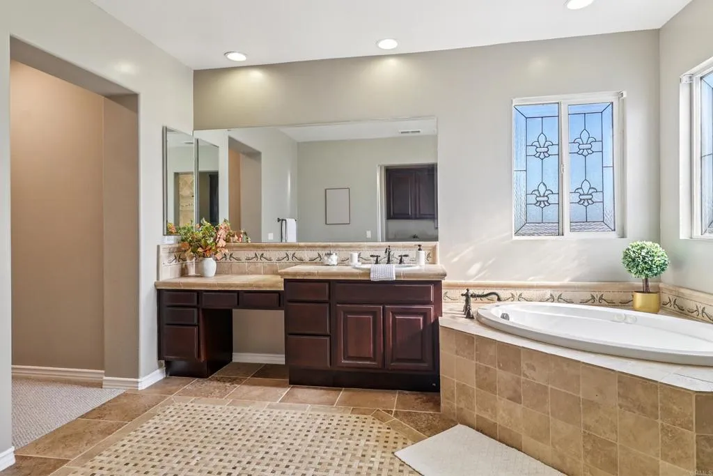 https://cdn.realtyfeed.com/cdn/127/306621734/7a3e3fca69cc8d80b35a9607b36164c5.webp