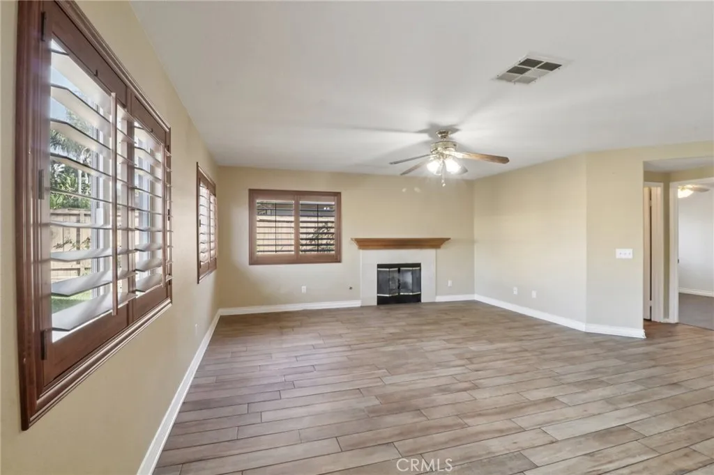https://cdn.realtyfeed.com/cdn/127/306621830/e89c6a6da7edbb1e3365d30e693e8d08.webp