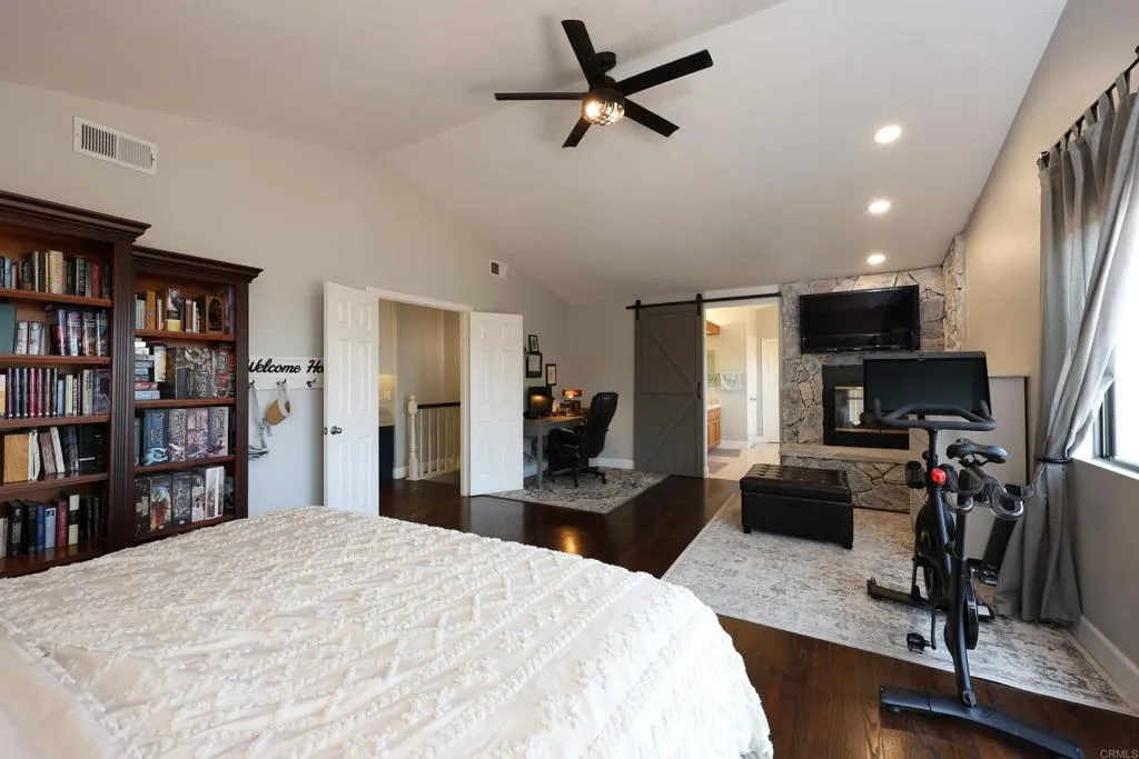https://cdn.realtyfeed.com/cdn/127/306621908/40f817d8e5363b3544876bc3d1f35d8c.webp