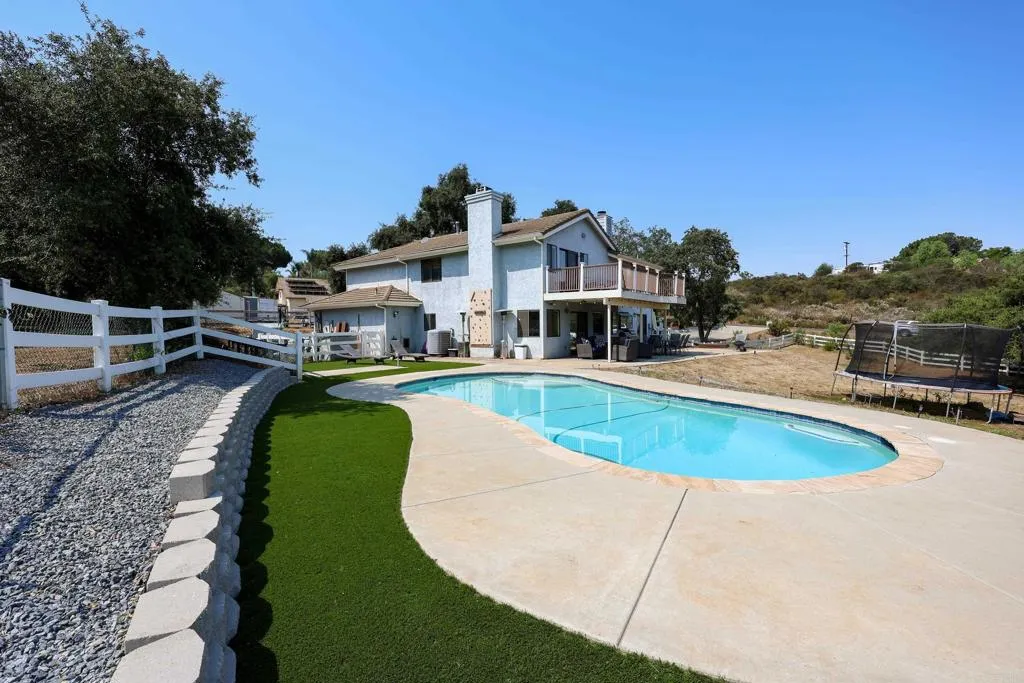https://cdn.realtyfeed.com/cdn/127/306621908/7463009b30d14d515c90e870a89eb741.webp