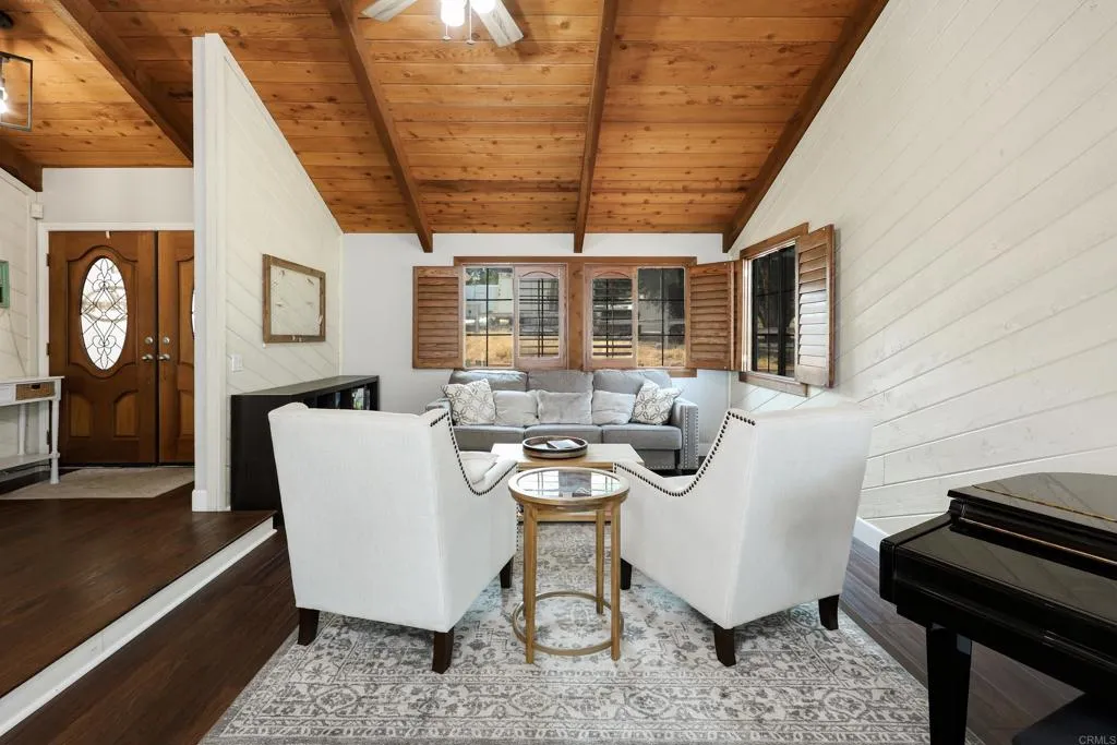 2129 Avenida Del Cielo, Alpine, CA 91901