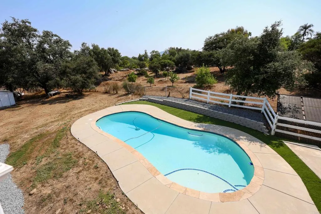 https://cdn.realtyfeed.com/cdn/127/306621908/832b64d5326f9872e7d275bd6691ce13.webp