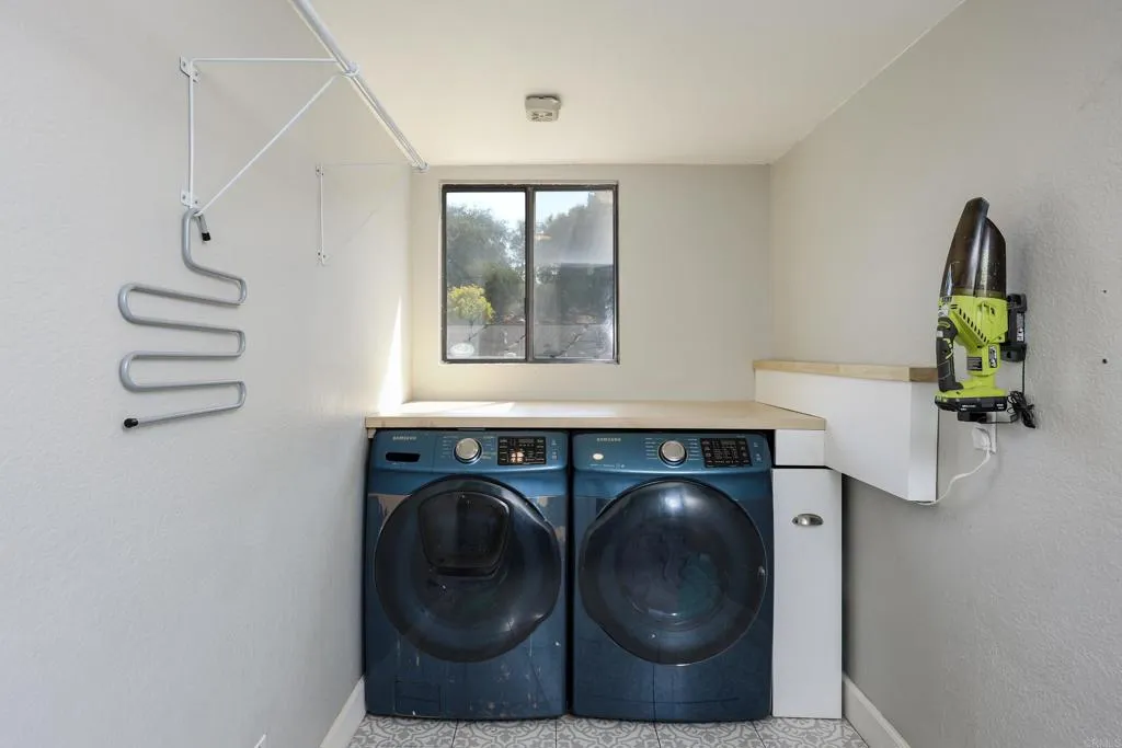 https://cdn.realtyfeed.com/cdn/127/306621908/92139f582a61b55219715f4907253af4.webp