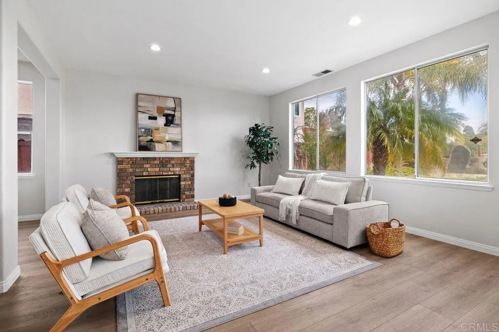 https://cdn.realtyfeed.com/cdn/127/306621950/21abc729e21e4ab565227f995ac9264c.webp