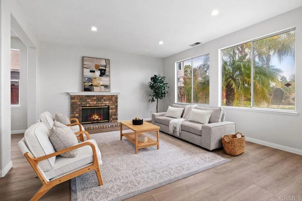 https://cdn.realtyfeed.com/cdn/127/306621950/264c00f343d8e859d38f3344c87af0e2.webp