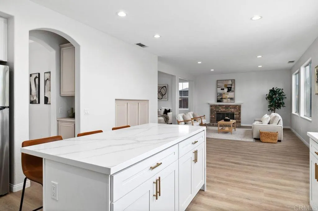 https://cdn.realtyfeed.com/cdn/127/306621950/268efdbed888e1c6a9ff9708887b289b.webp