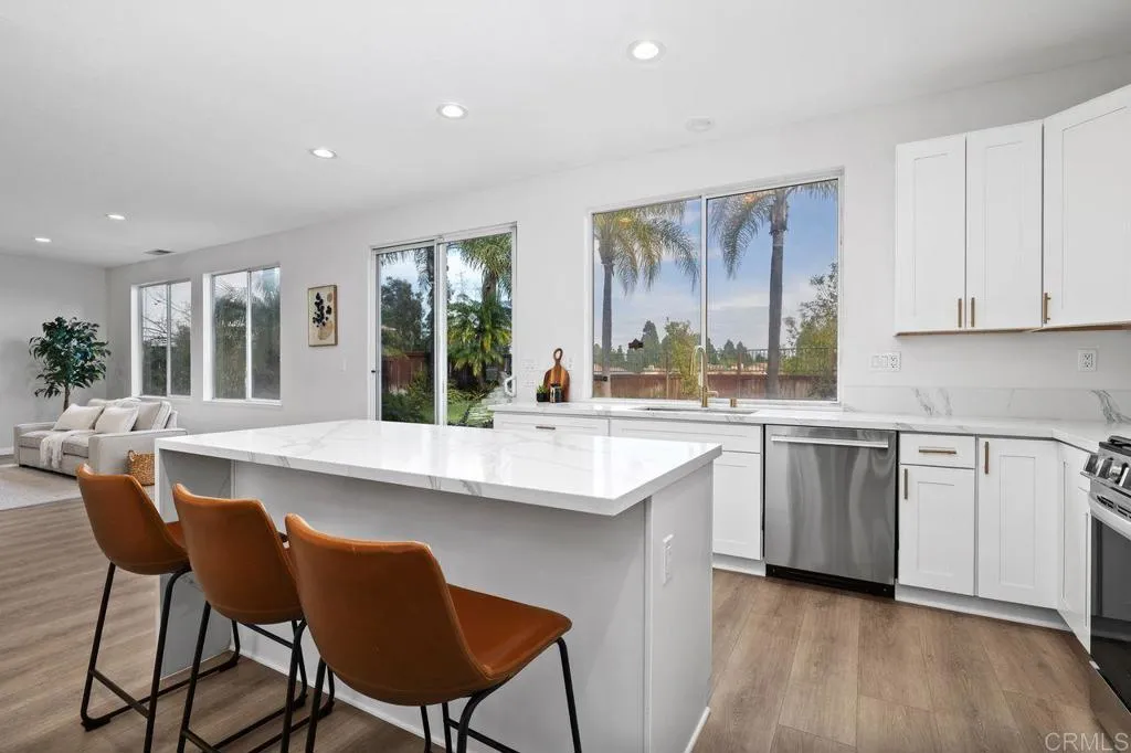 https://cdn.realtyfeed.com/cdn/127/306621950/44e9aef5954ce80421830ac09b28a0c3.webp